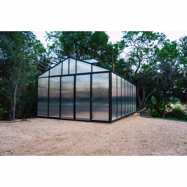 VI 46 polycarbonate greenhouse